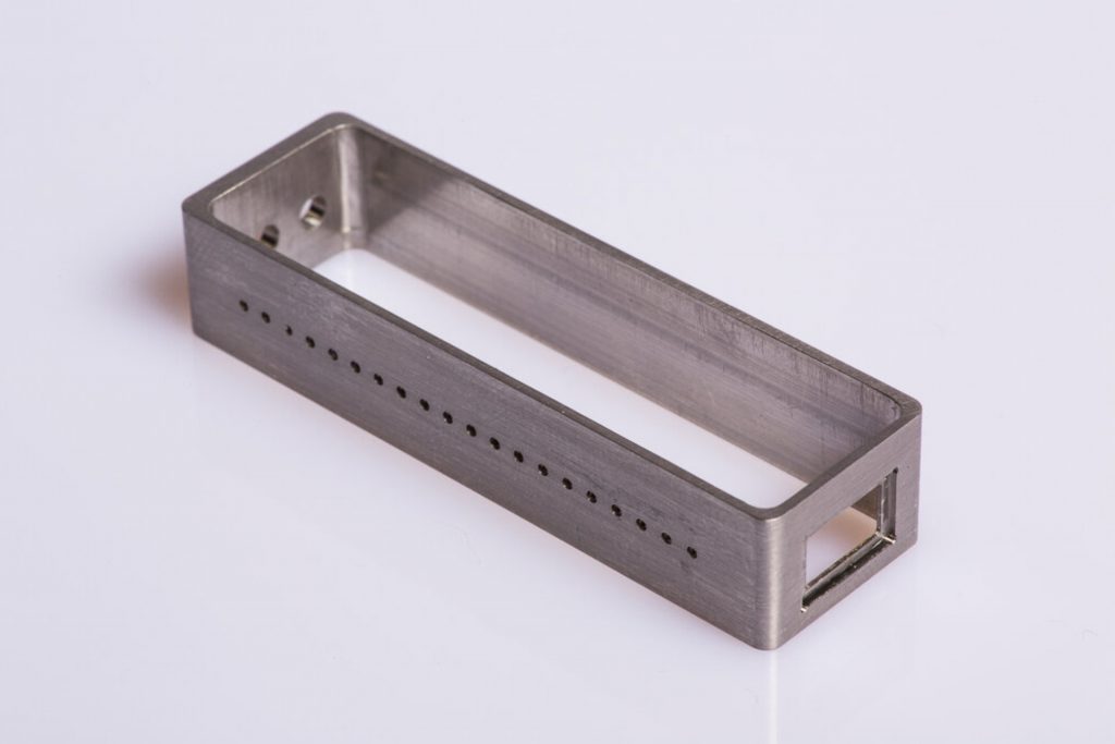 pieza mecanizada kovar CNC